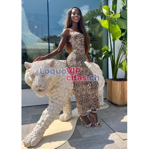 VICTORIA COLOMBIANA FITNESS RECIEN LLEGADA A LA ISLA 1