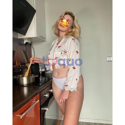 Rubia en el auto y salidas 1